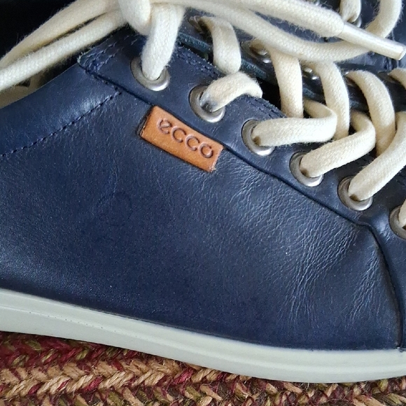 Ecco Womens Dark Blue Leather Sneakers Sz.7 - Picture 7 of 7